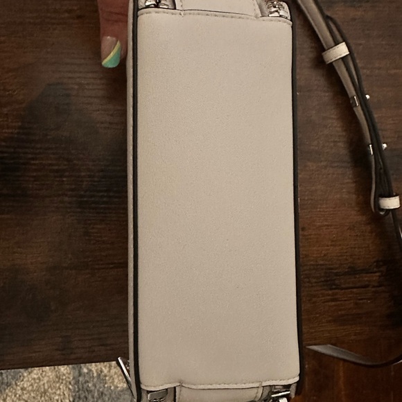 DKNY soft-White leather Carter Camera Bag - Picture 8 of 9